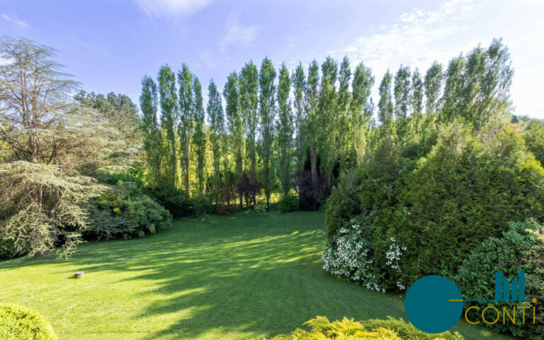 Terrain constructible d'environ 13 ares sur les hauteurs de Thionville-Guentrange - Thionville