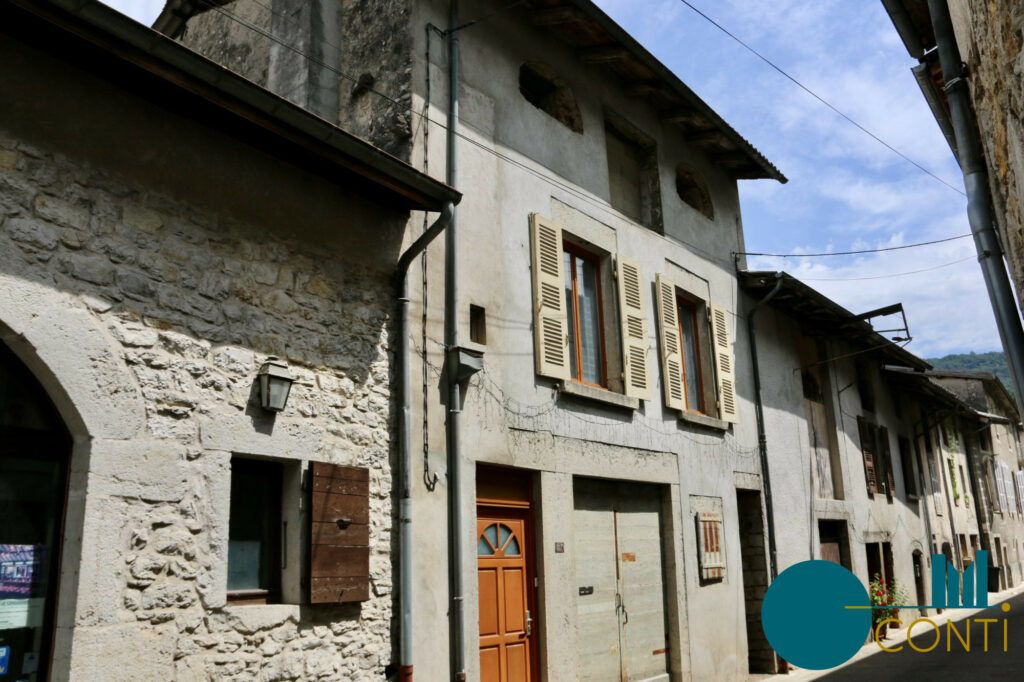 Maison vigneronne en Pierres au coeur d'un village de charme - Cerdon